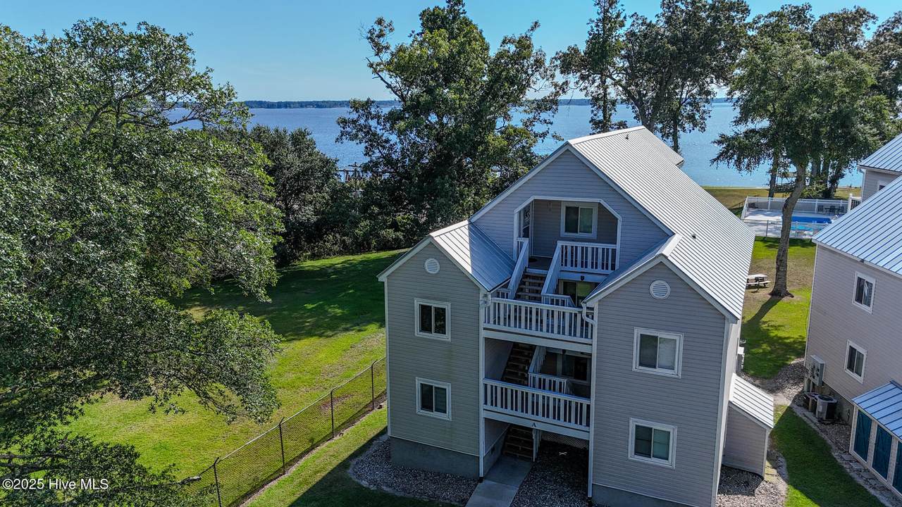 89 Country Club Drive - Photo 1