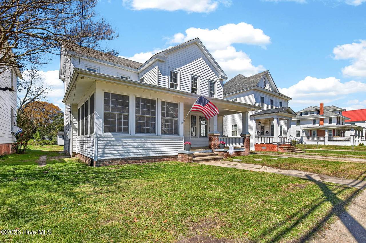 709 Road Street - Photo 1