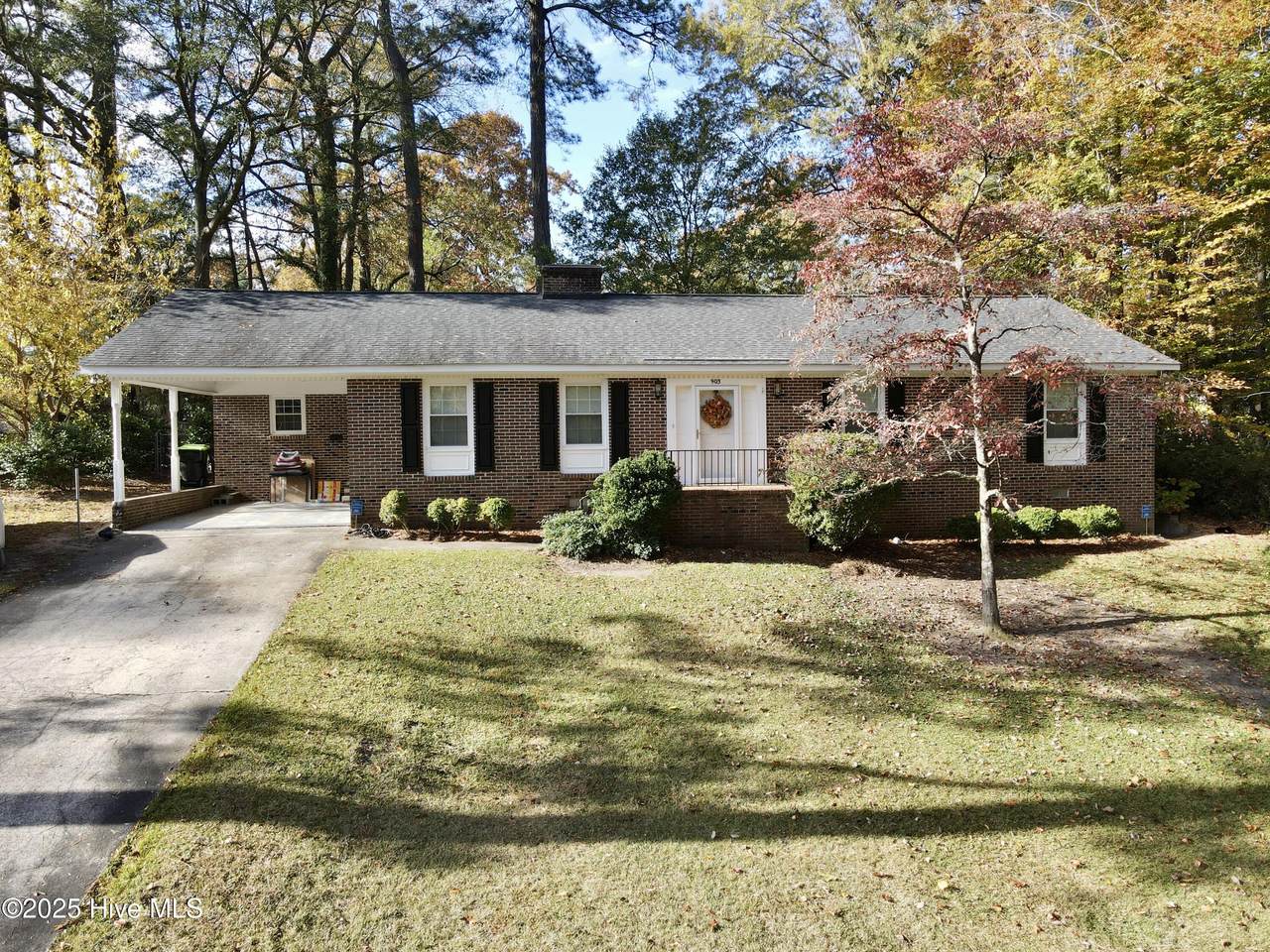 903 Woodlawn Drive - Photo 1