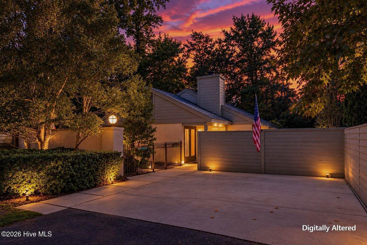 1425 Suncourt Villa Drive - Photo 1