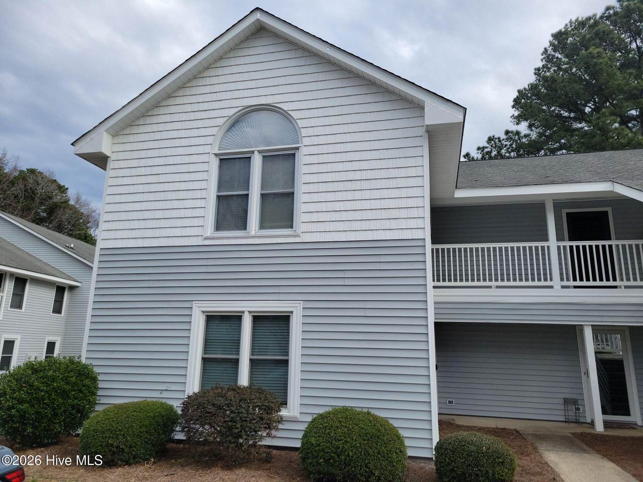 122 Victoria Court - Photo 1