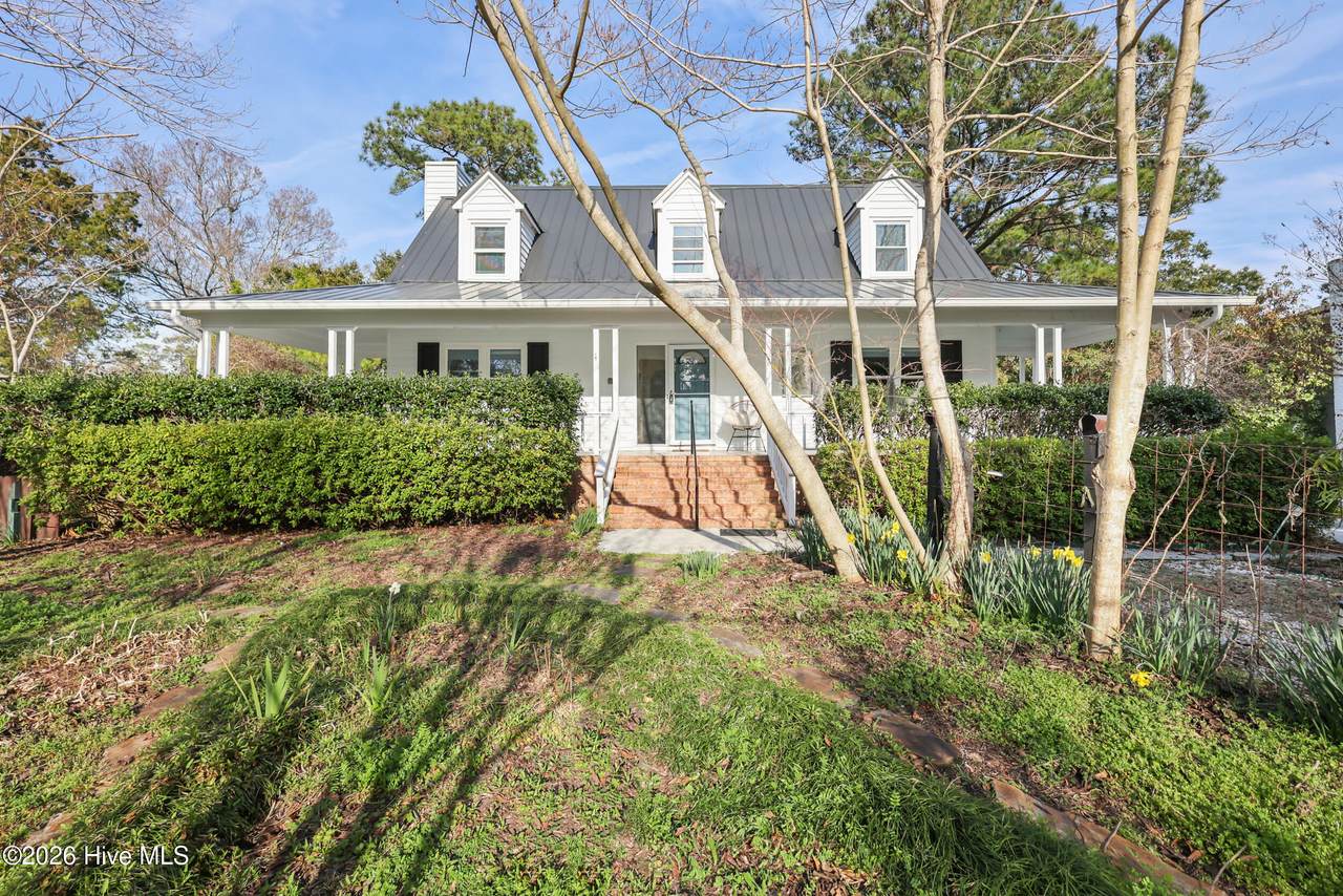 318 Buccaneer Road - Photo 1