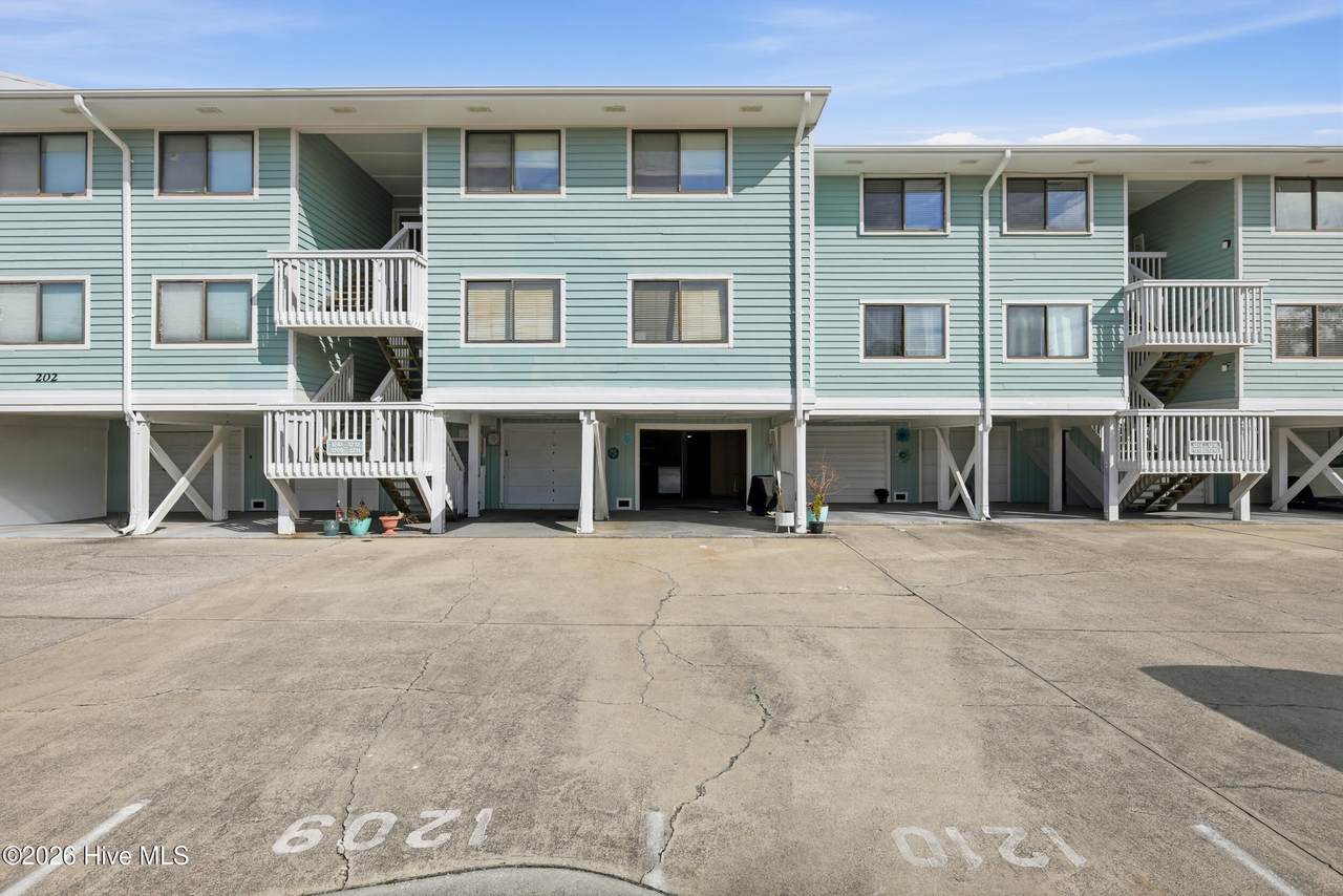 202 Lewis Drive - Photo 1