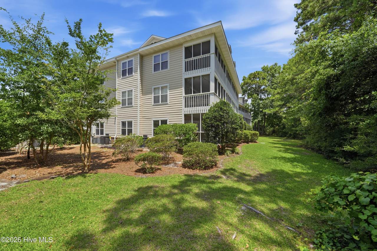 3350 Club Villas Drive - Photo 1