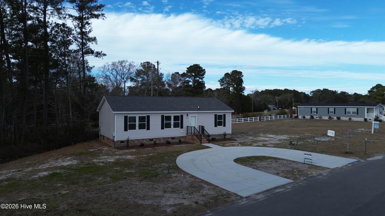 852 Yaupon Drive - Photo 1