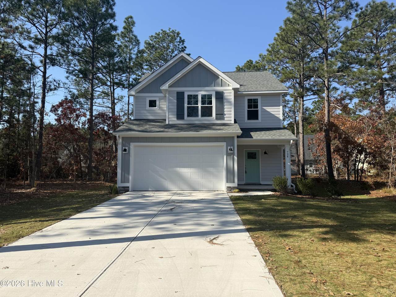 724 Blue Bird Drive - Photo 1