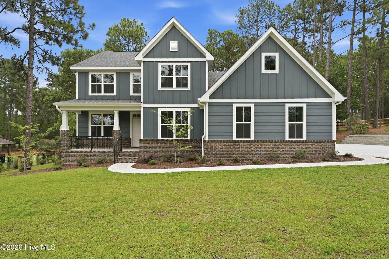 112 Callis Circle - Photo 1