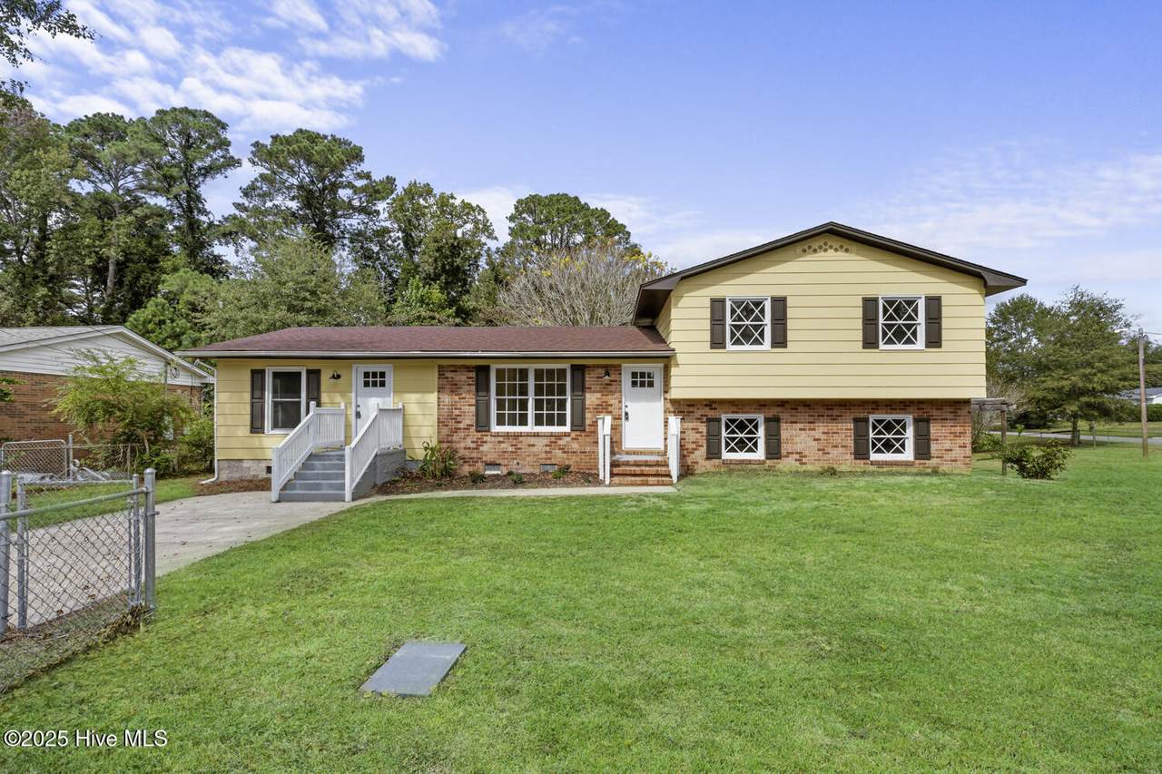 406 Carole Drive - Photo 1