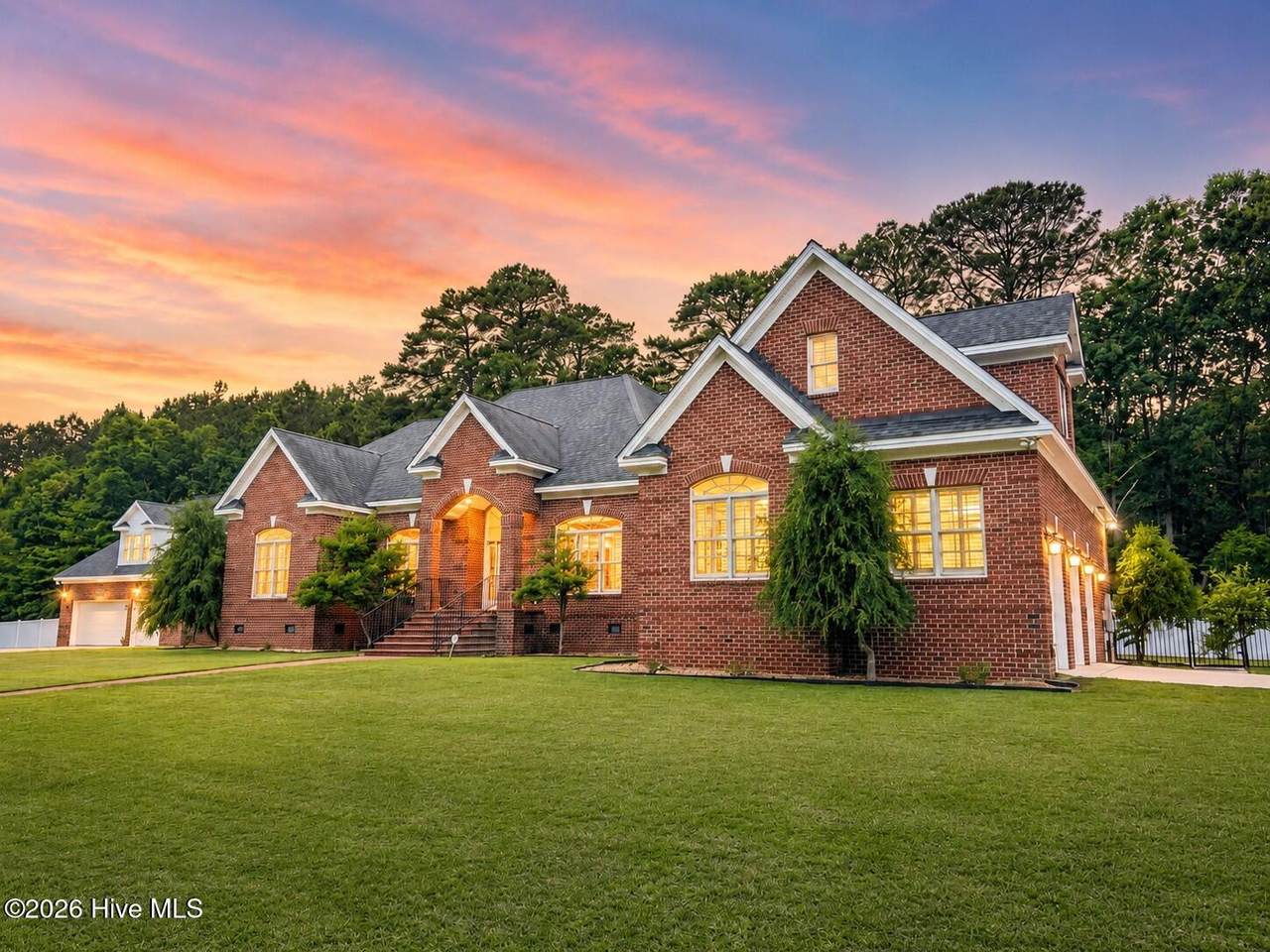 722 Wellington Lane - Photo 1