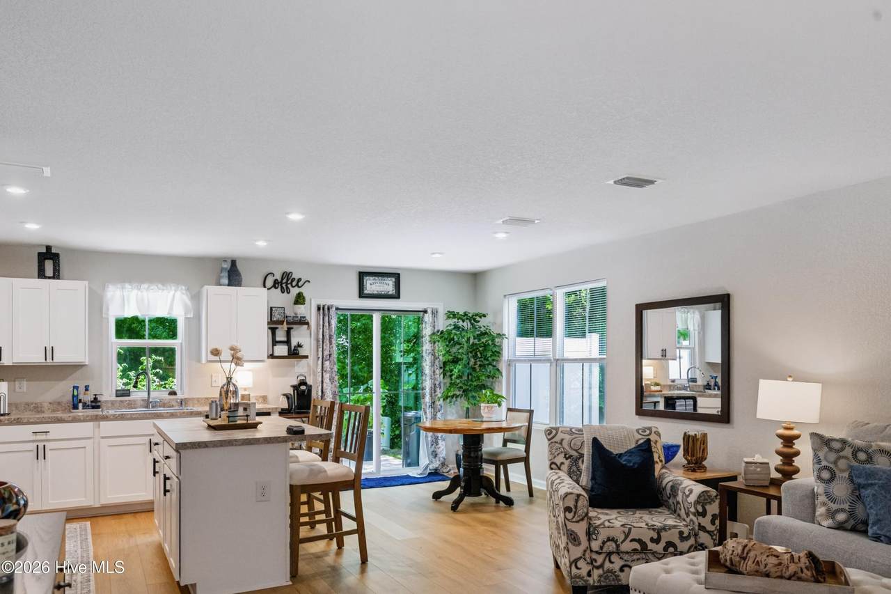 https://bt-photos.global.ssl.fastly.net/ncreg/1280_boomver_1_d606bb7e16c73f835907fffb93e2c45b-2.jpg