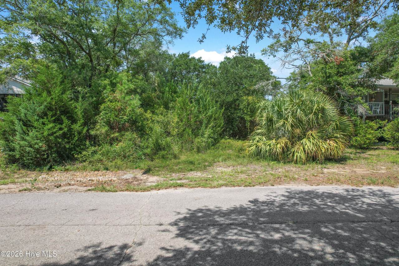 105 8th Street - Photo 1