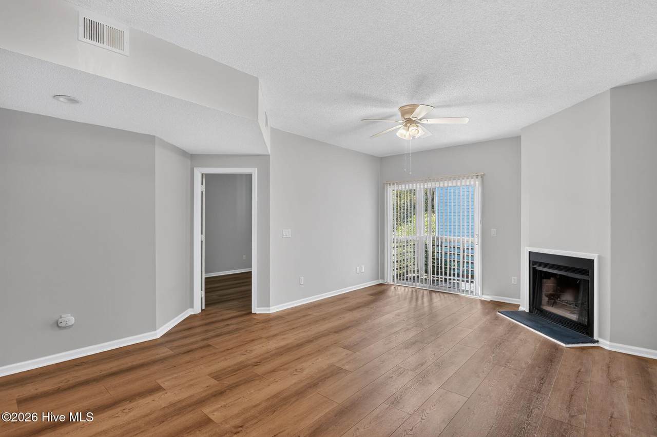 4240 Wilshire Boulevard - Photo 1