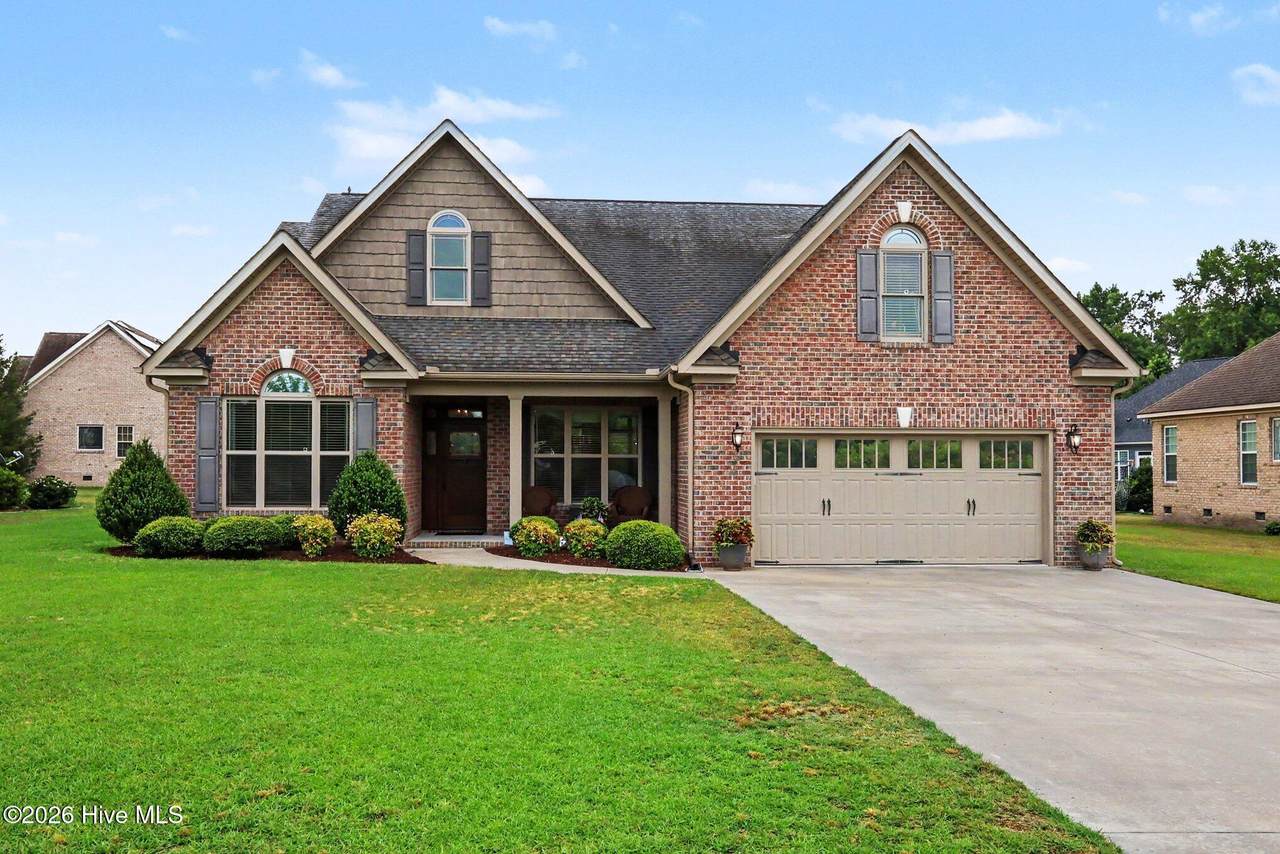 1404 Sunset Drive - Photo 1