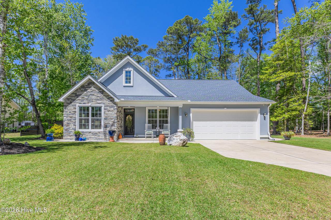 87 Northeast Drive - Photo 1