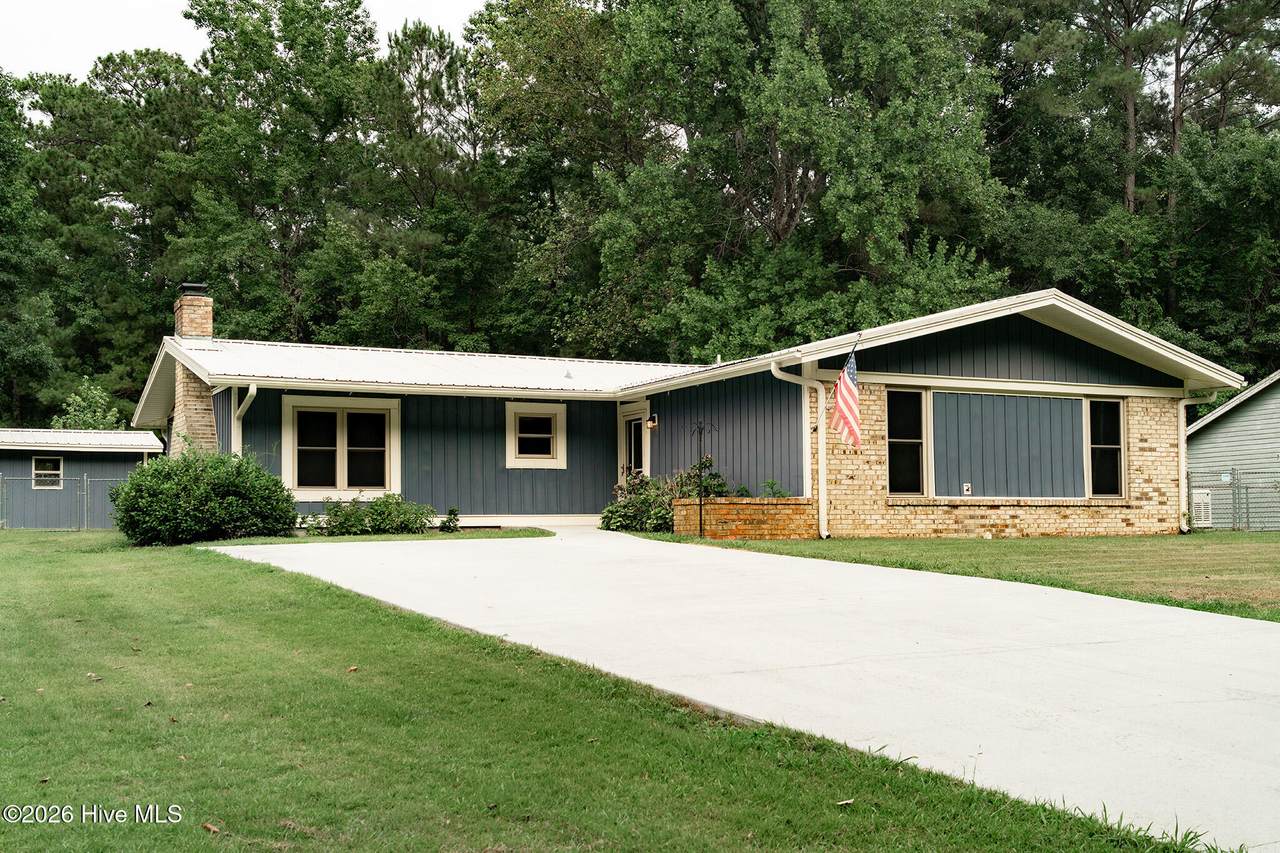 106 Brookdale Plaza - Photo 1