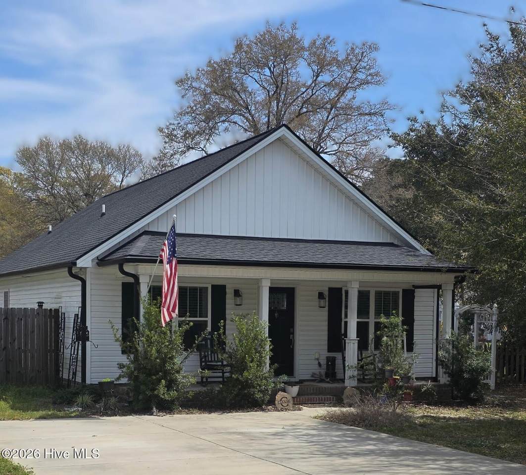 15 Edgewood Street - Photo 1