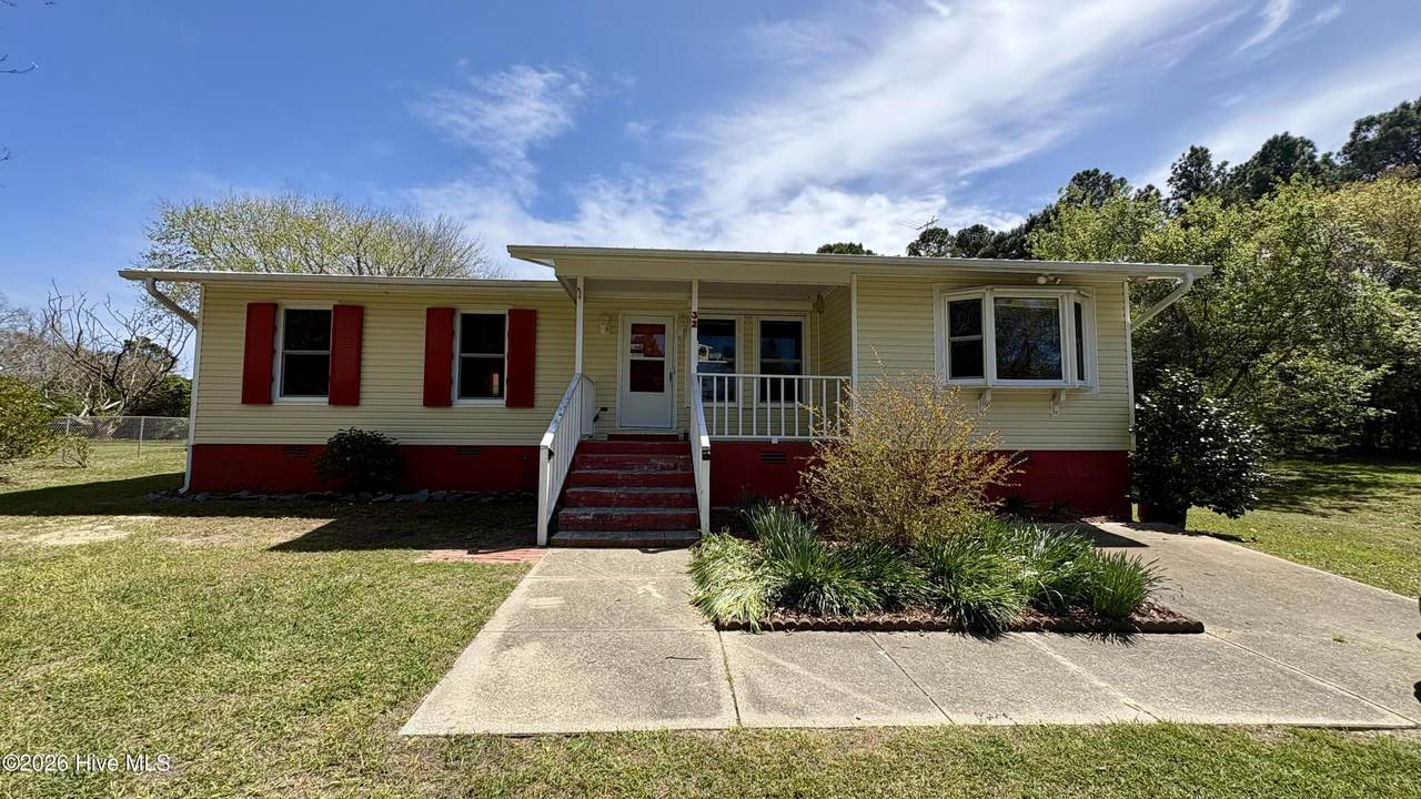32 Arrowhead Drive - Photo 1