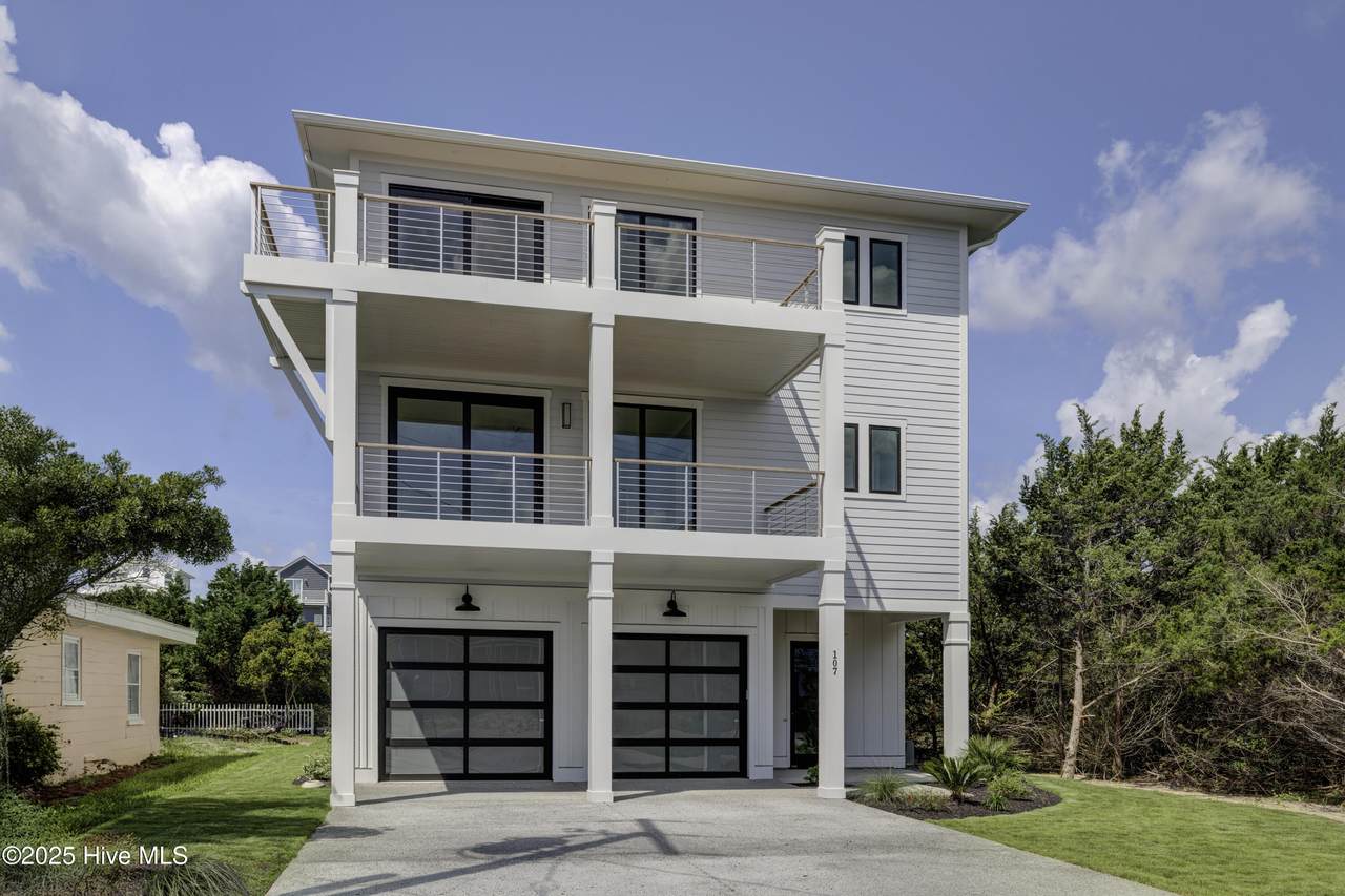 107 Raleigh Avenue - Photo 1