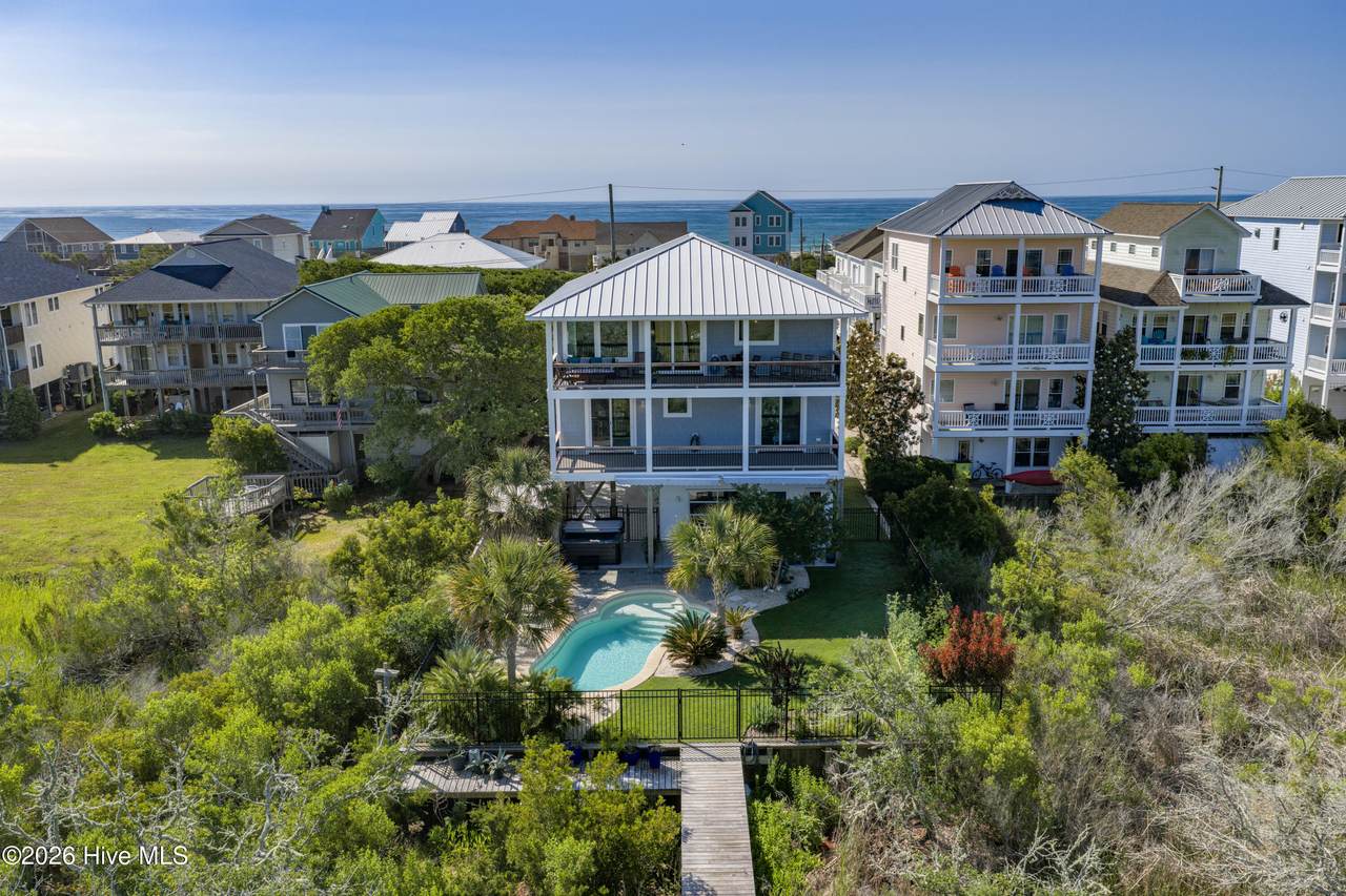 1207 Topsail Drive - Photo 1