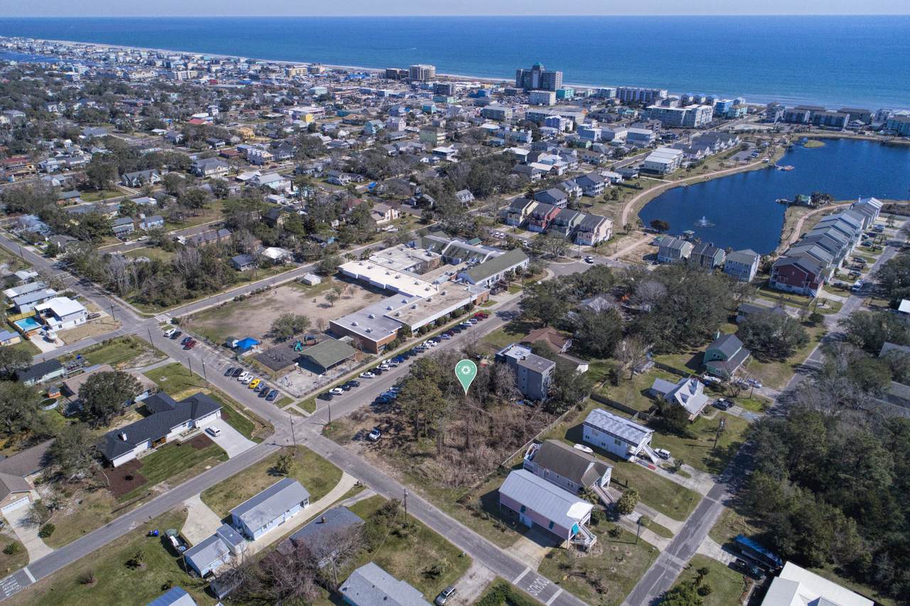415 Clarendon Boulevard - Photo 1