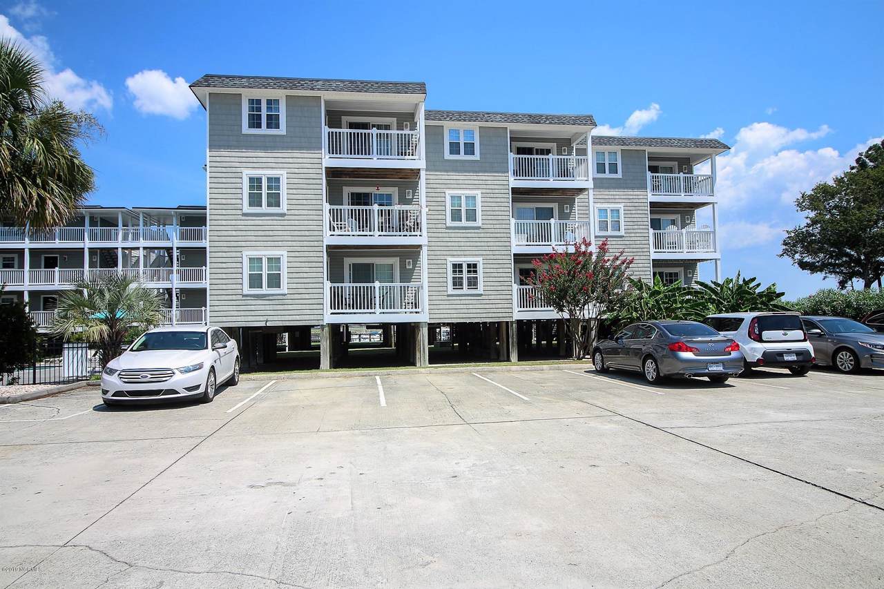 5400 Yacht Drive - Photo 1