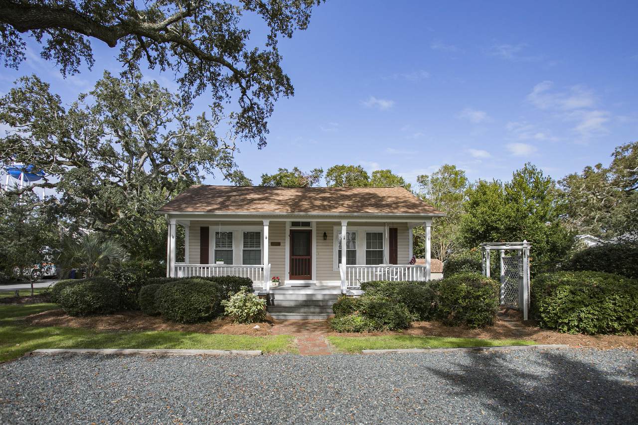 211 West Street - Photo 1
