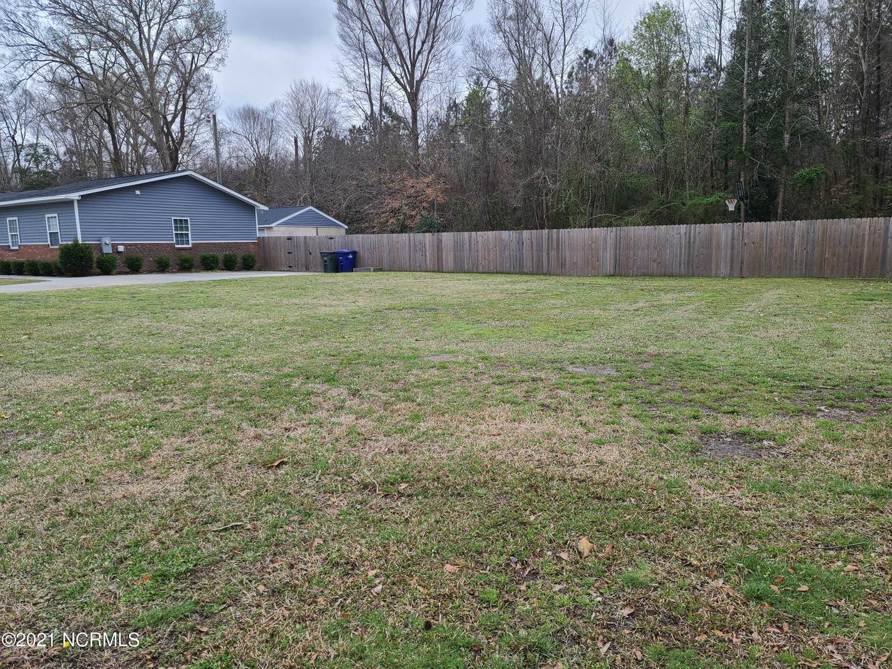 207 Woodside Road - Photo 1