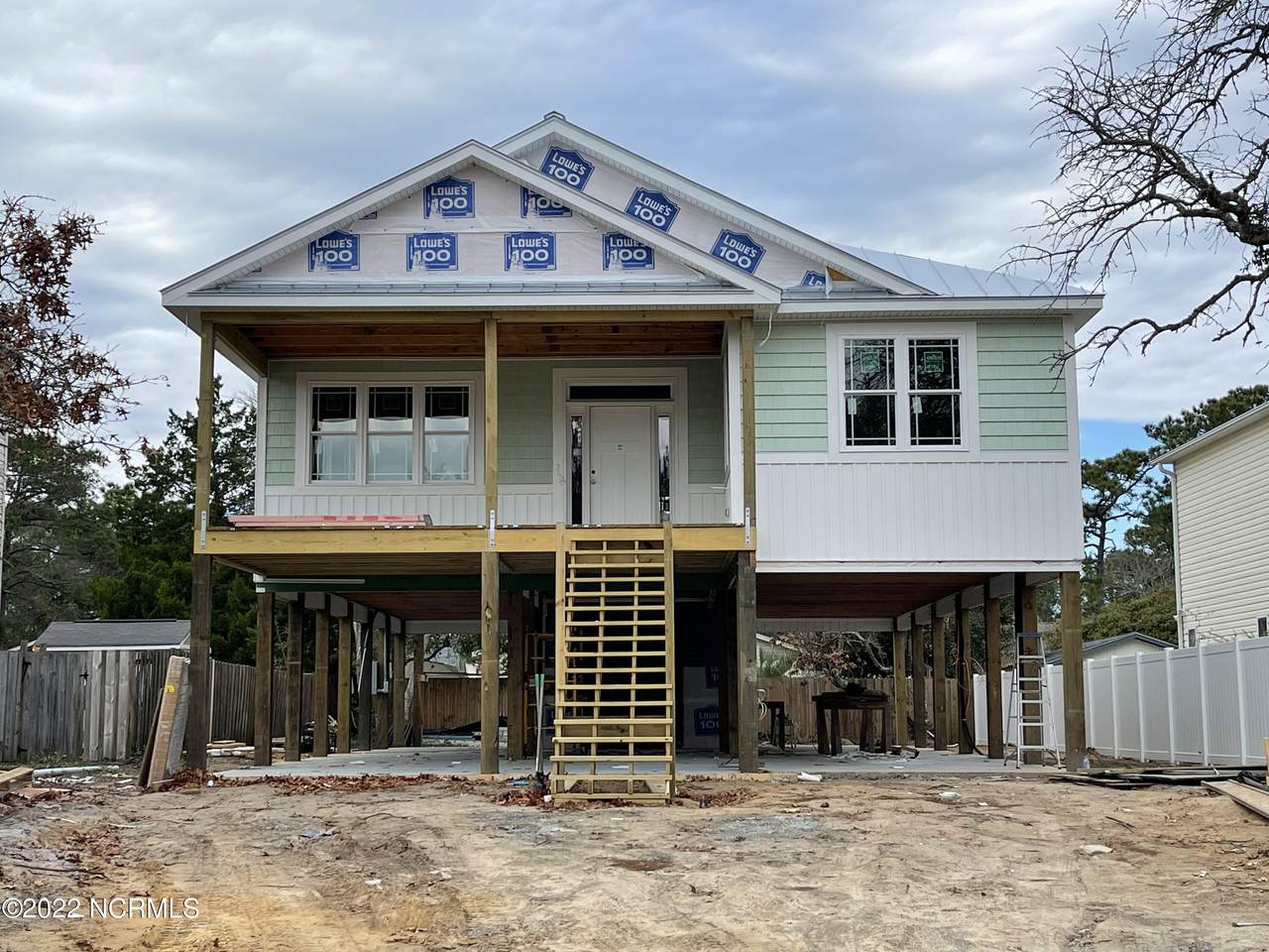 213 35th Street - Photo 1
