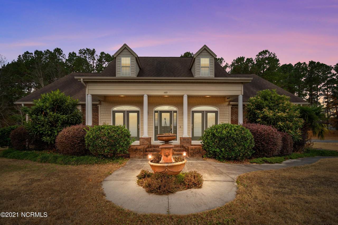 103 Wayfarer Drive - Photo 1