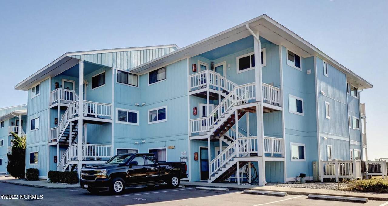 1437 Fort Fisher Boulevard - Photo 1
