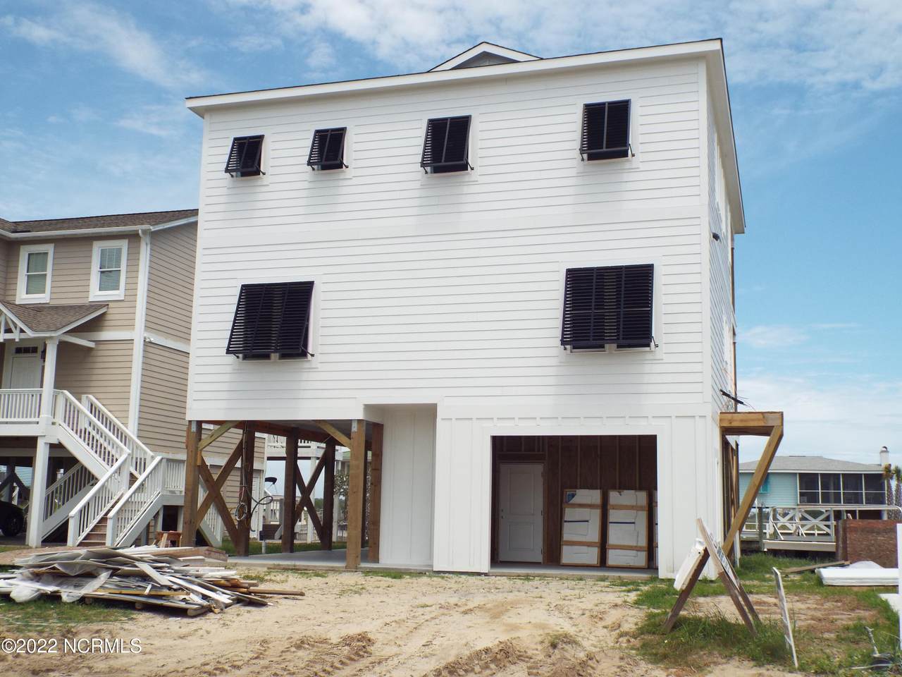 118 Dolphin Drive - Photo 1