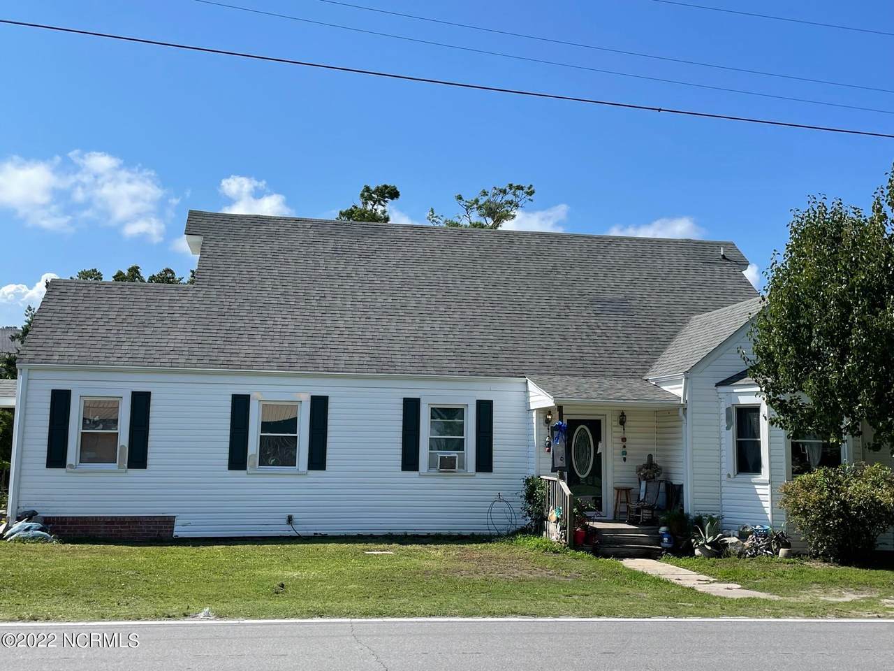 1023 Seashore Drive - Photo 1