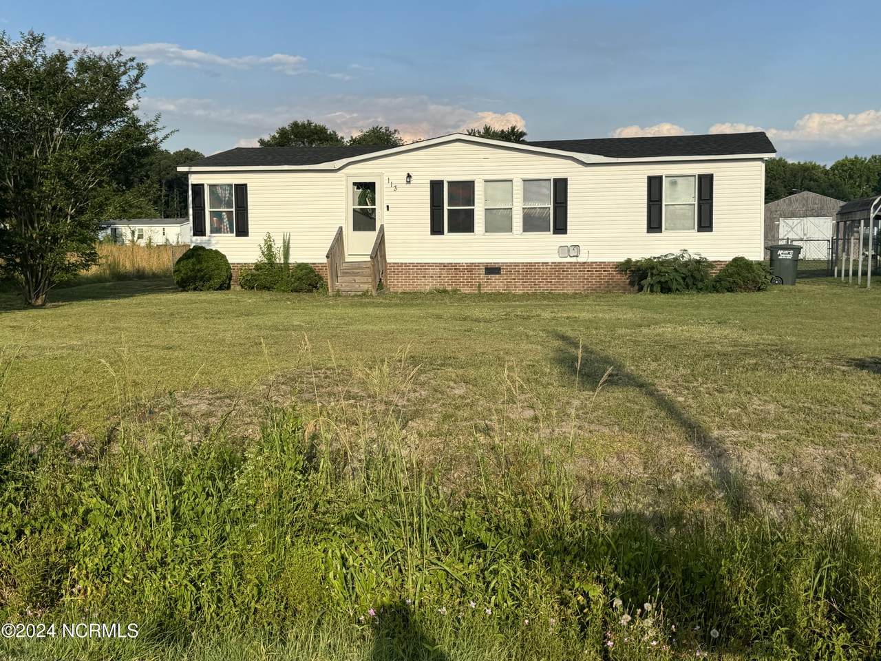 113 Country Lane - Photo 1