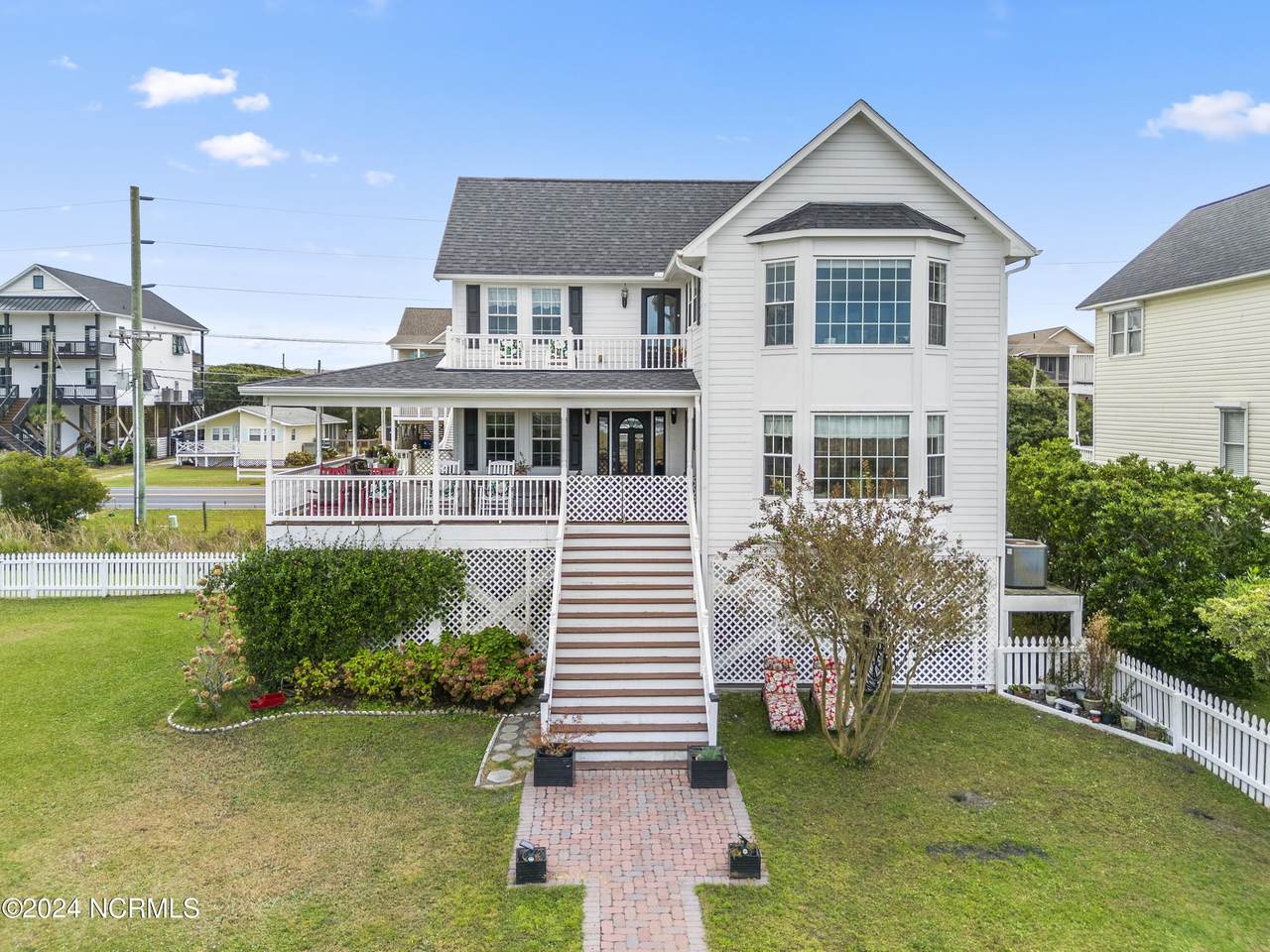 1103 Topsail Drive - Photo 1