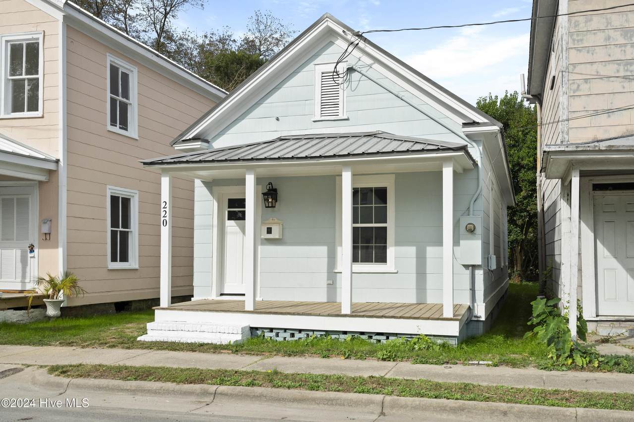 220 Bonner Street - Photo 1