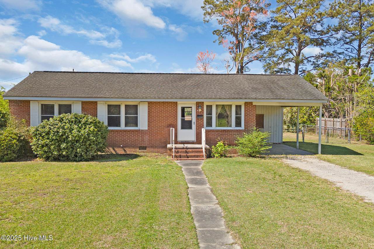921 Greenfield Heights Boulevard - Photo 1