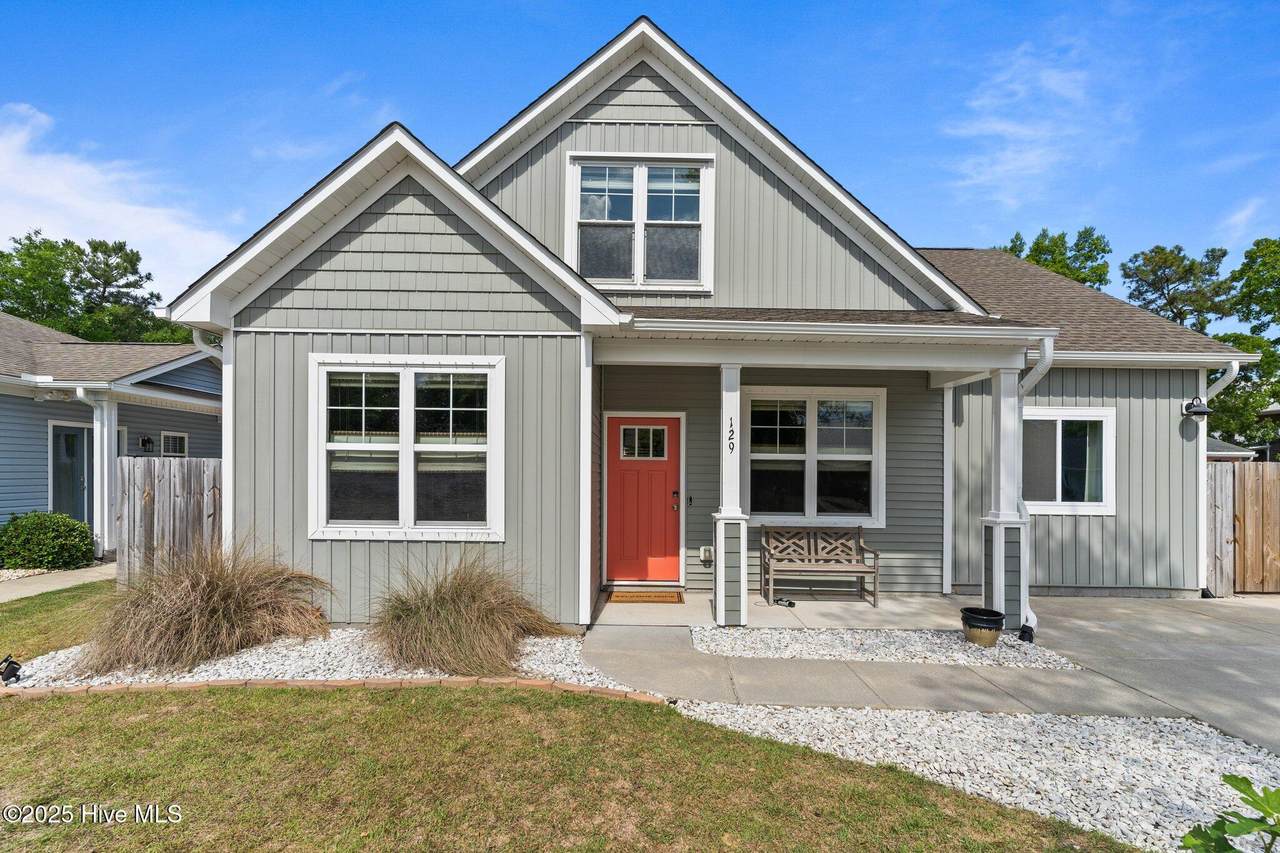129 7th Street - Photo 1
