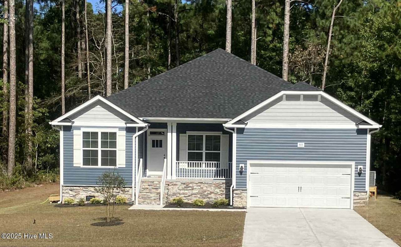 913 Bee Tree Court - Photo 1
