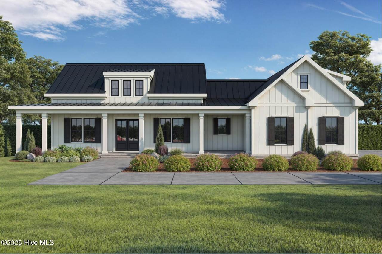 135 Dash Avenue - Photo 1