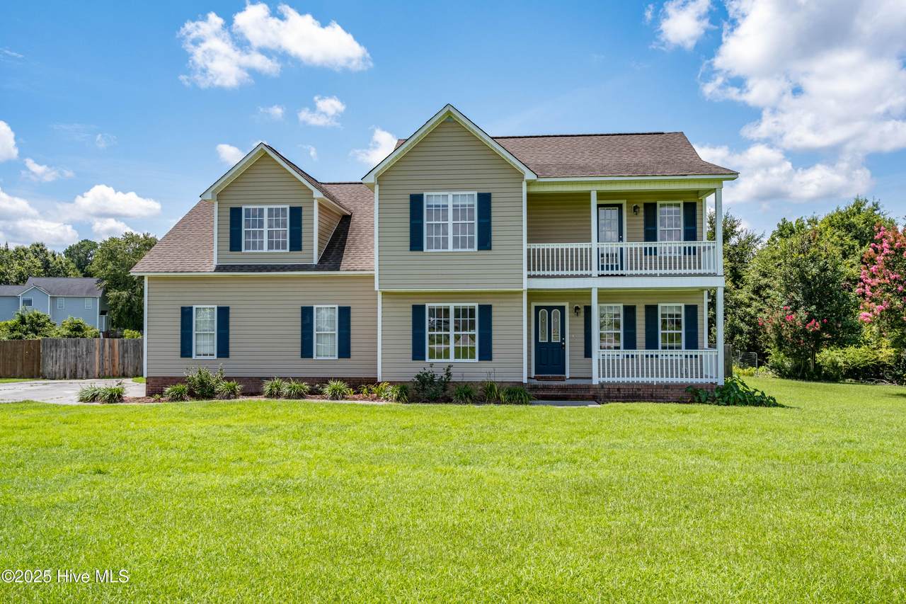 215 Rutherford Way - Photo 1