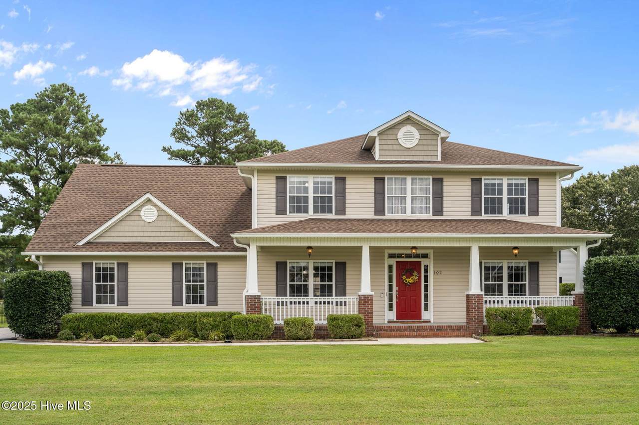 102 Cross Creek Drive - Photo 1