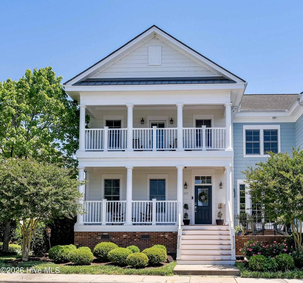 207 Academy Street - Photo 1