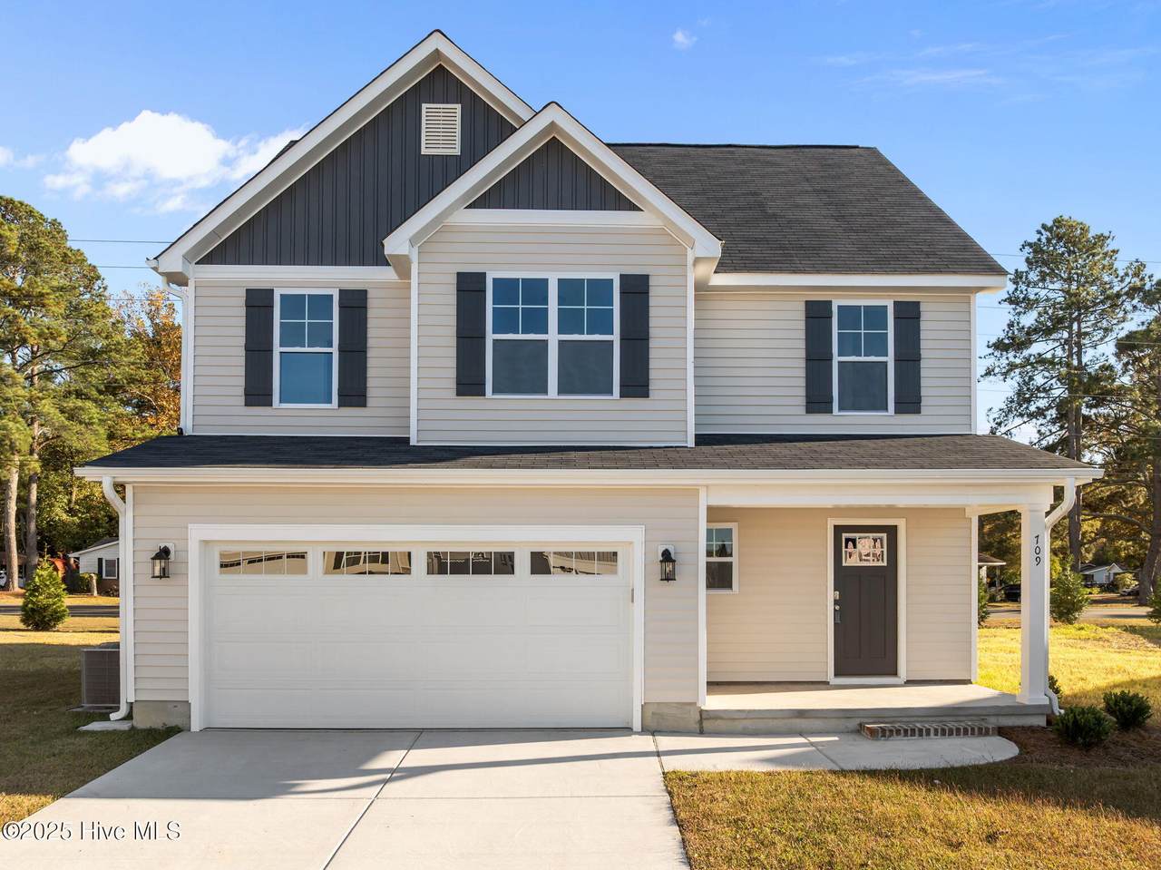 709 Oleander Drive - Photo 1