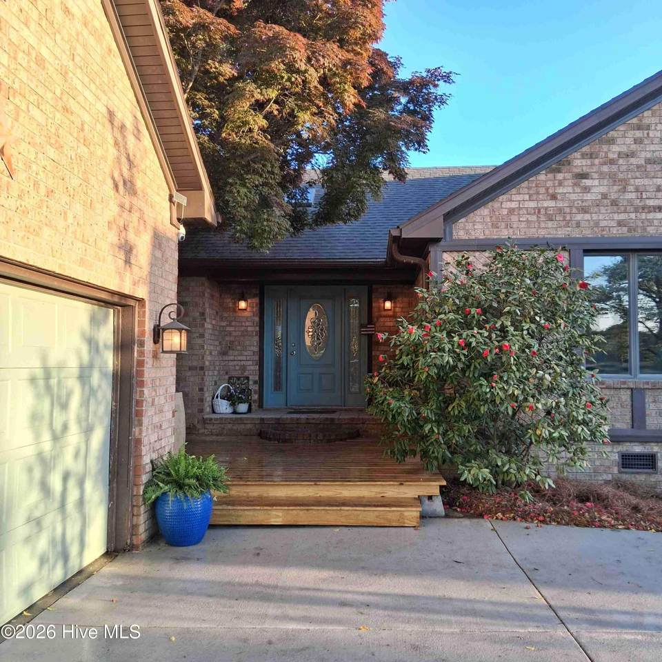824 Pelican Drive - Photo 1