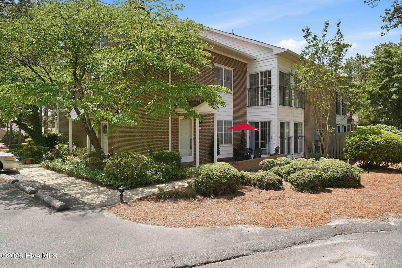 10 Pinehurst Manor Road - Photo 1