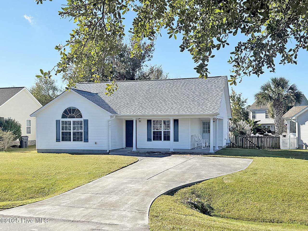 4901 Hampton Drive - Photo 1
