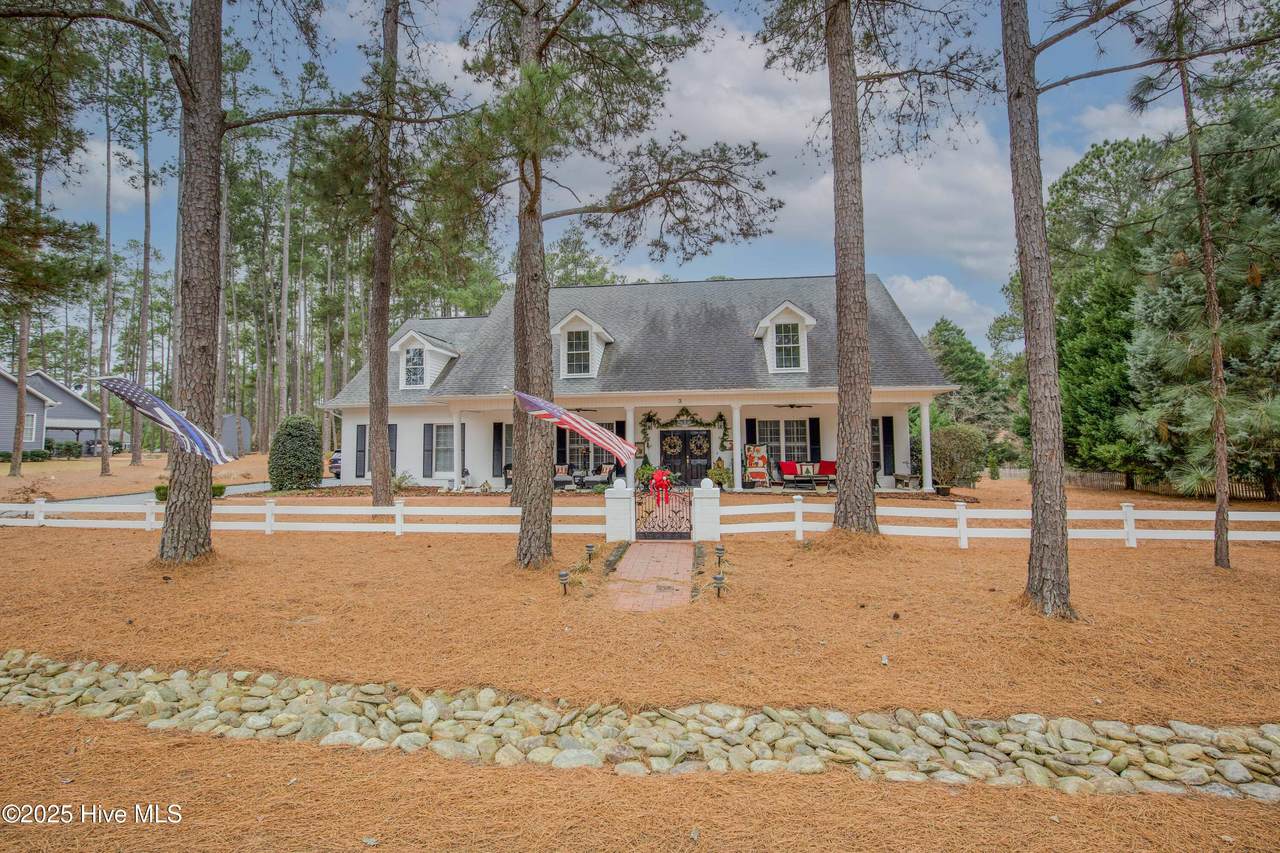 3 Pine Tree Terrace - Photo 1