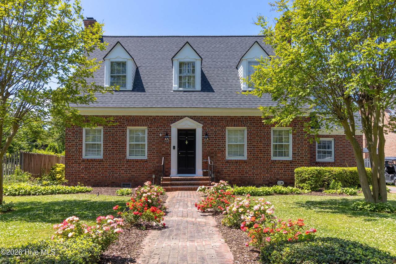 208 Moseley Street - Photo 1