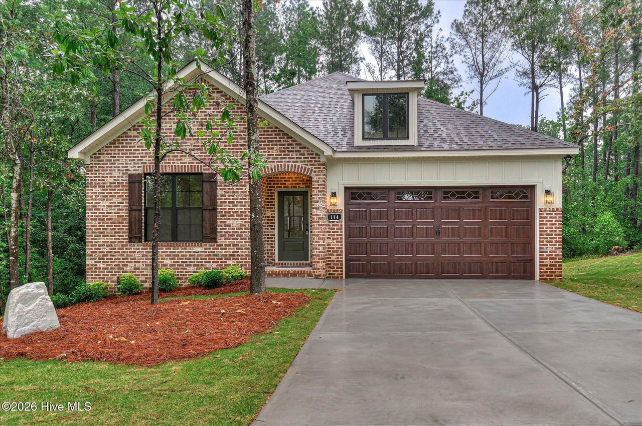 114 Cascade Drive - Photo 1