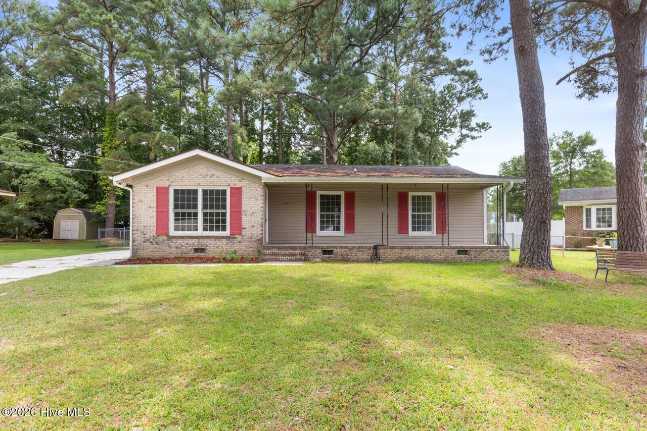 302 Cardinal Road - Photo 1